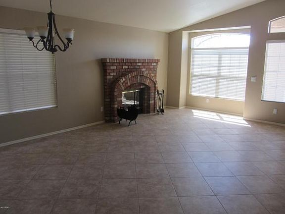 3rd image of 4110 E Graythorn Ave