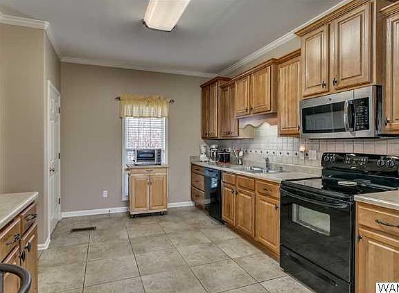 3rd image of 15900 Lake Hills Dr