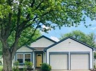 7625 N Camberwood Dr, Indianapolis, IN 46268