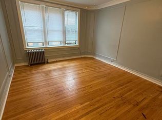 1369 W Estes Ave, Chicago, IL 60626