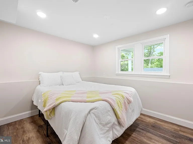 972 Log College Dr — Photo 24