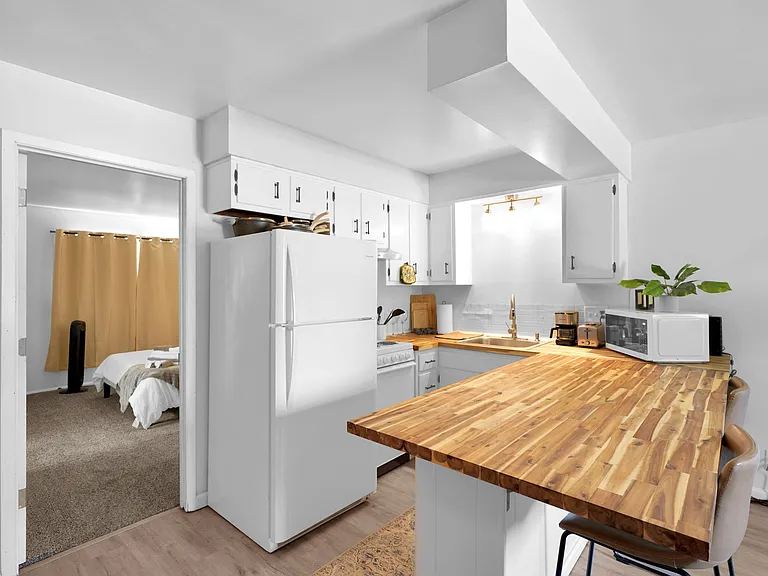 406 Edgar St #4 — Photo 2