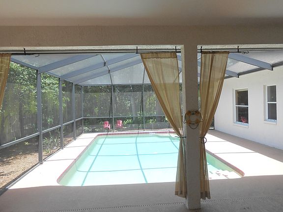 4th image of 28751 Creekwood Dr