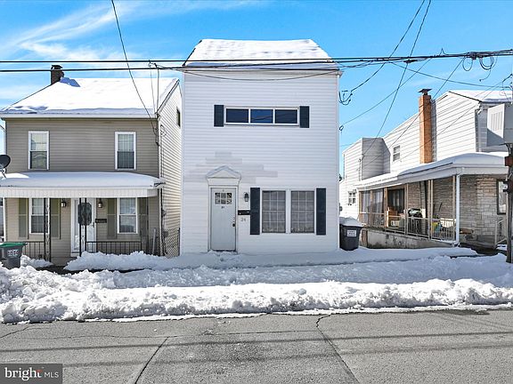 2nd image of 24 N Railroad Ave