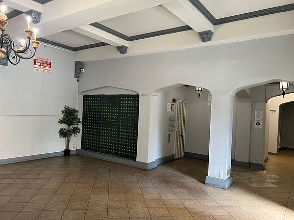 4th image of 627 1/2 S Normandie Ave #A104