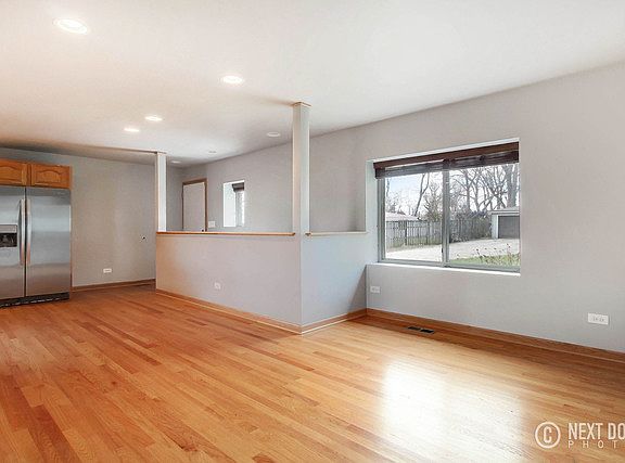 3rd image of 1140 S Fairfield Ave