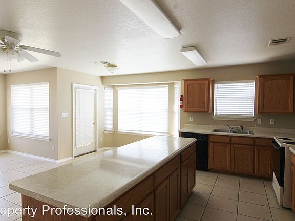 2nd image of 3032 Pine Valley Dr