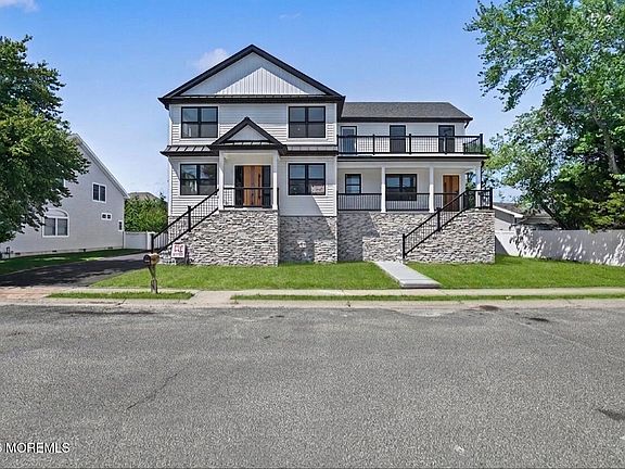 2nd image of 709 Howe Street