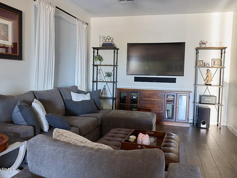 2447 W Memorial Dr — Photo 4