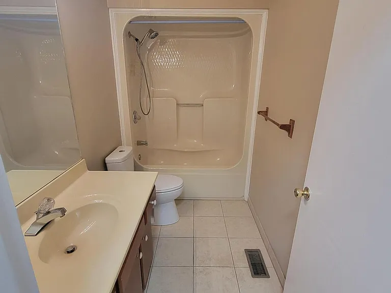 500 Orchard Dr — Photo 8