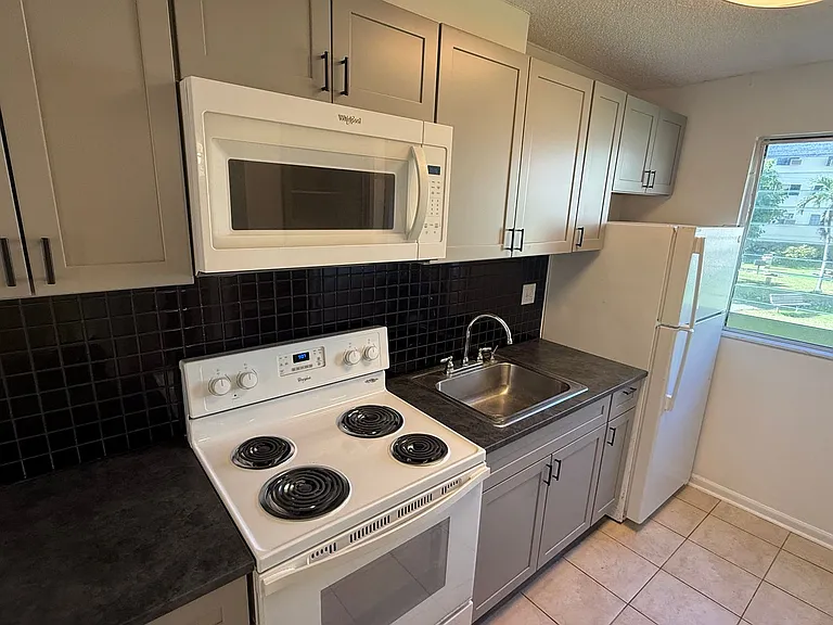 350 Aoloa St #A128 — Photo 6