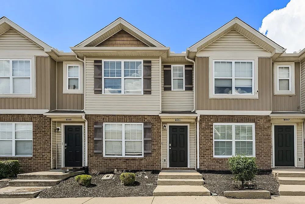 2 bed, 2.5 bath, 1139 sqft, $1,575 — Photo 1