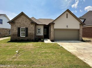 9073 Lakeside Cir S, Walls, MS 38680