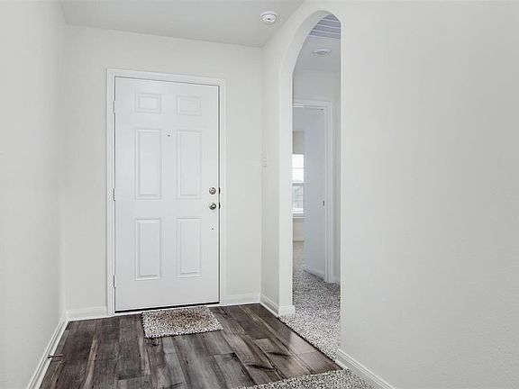 3rd image of 3036 Hereford Dr