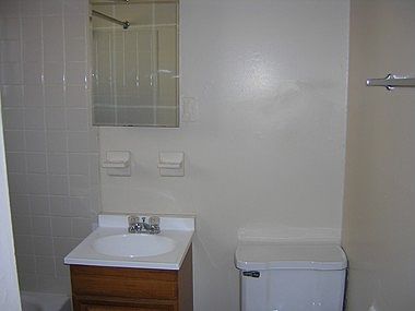 2nd image of 186 E Norwich Ave APT E