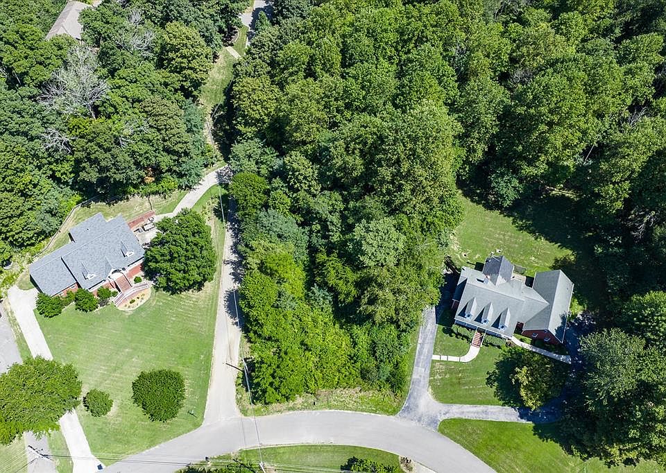 1st image of 415 Auguste Cir