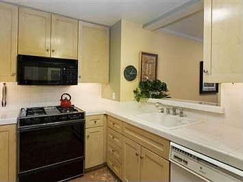 3rd image of 1650 Jackson St APT 208
