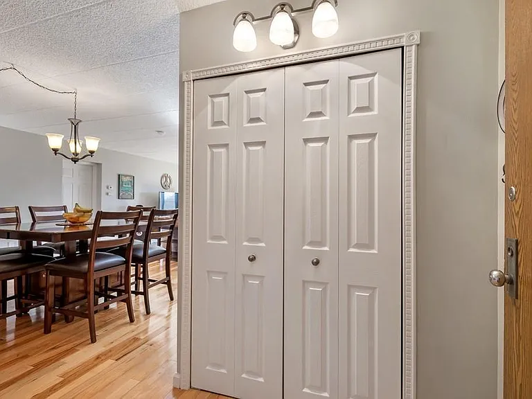 180 Green St #204 — Photo 2