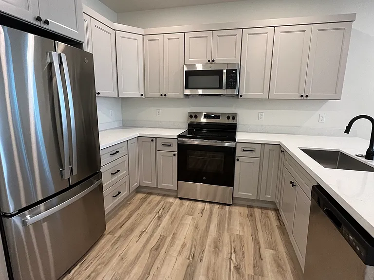 1614 S Ainsworth Ave #B — Photo 6