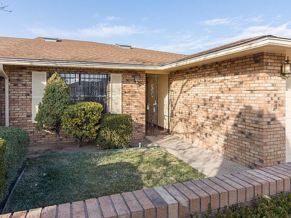 3rd image of 9305 Admiral Lowell Pl NE