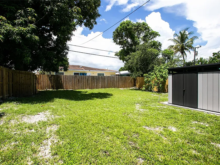 1135 NW 6th Ave #B — Photo 9