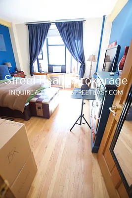 Rented by Street Realty Brokerage LLC | media 11