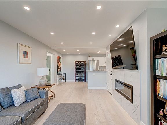 4th image of 3554 Sunset Ln Unit 28