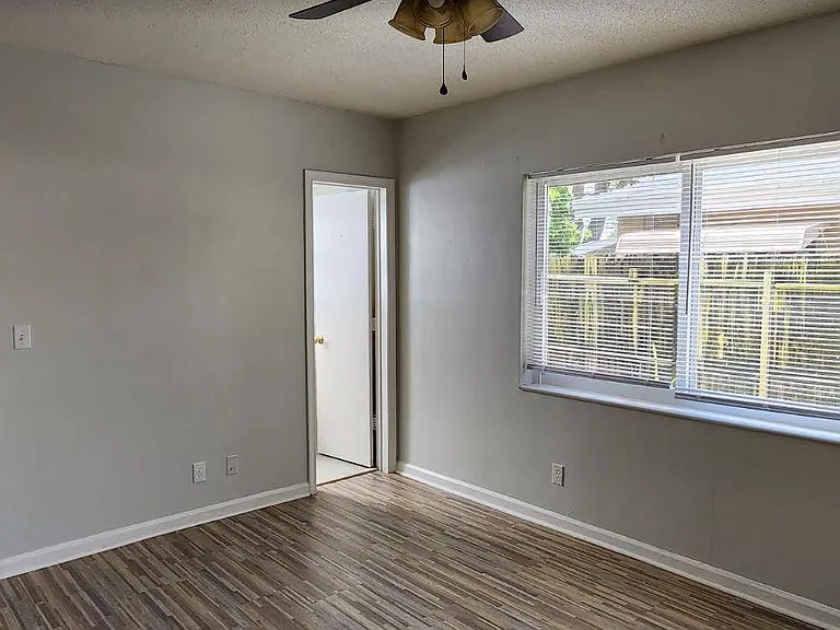 1420 SE 4th Ave #2 — Photo 24