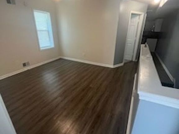 4th image of 606 S Claymont St APT 2