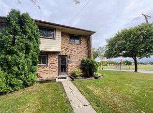 4 Rosanne Cres, Hamilton, ON L8T 2T7