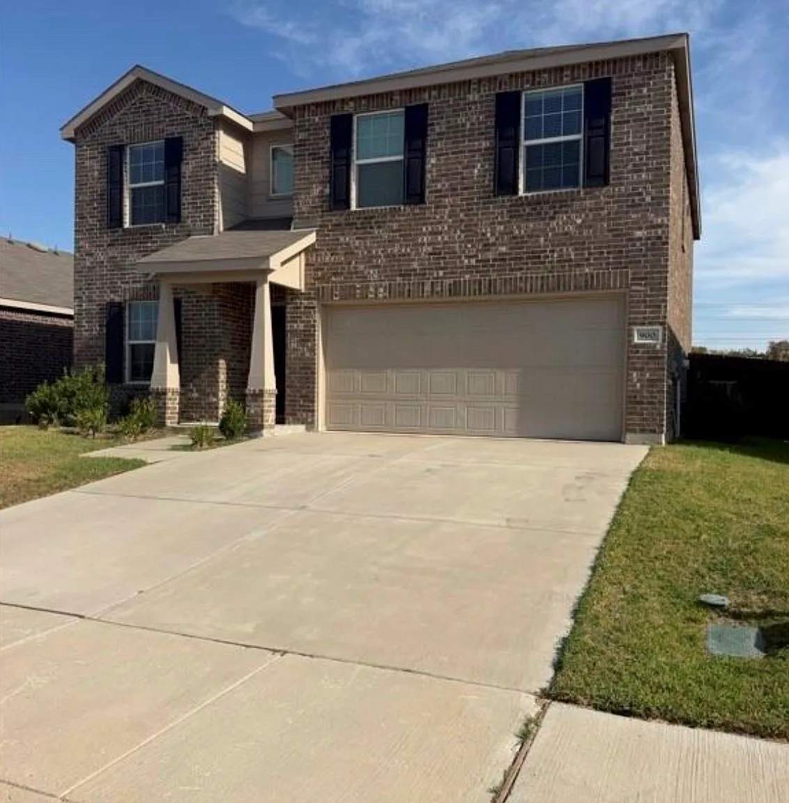 4 bed, 2358 sqft, $2,600 — Photo 2