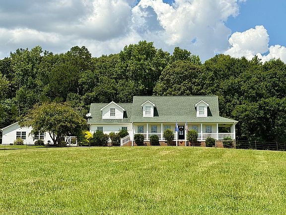 3rd image of 2420 Rainey Rd