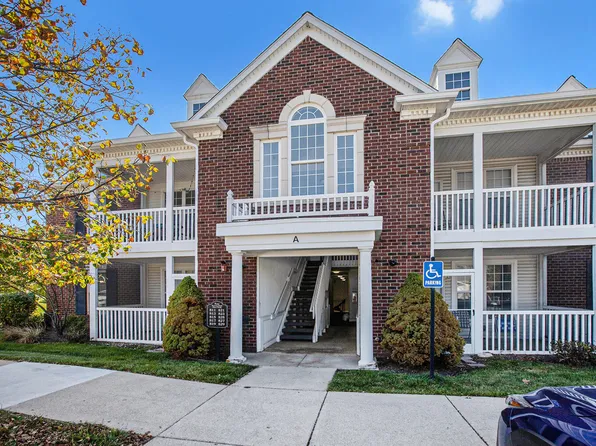 813 E Summerfield Gln, Ann Arbor, MI 48103