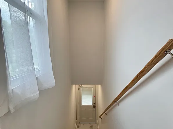 130 Woodlawn Ave Floor 2, Saratoga Springs, NY 12866
