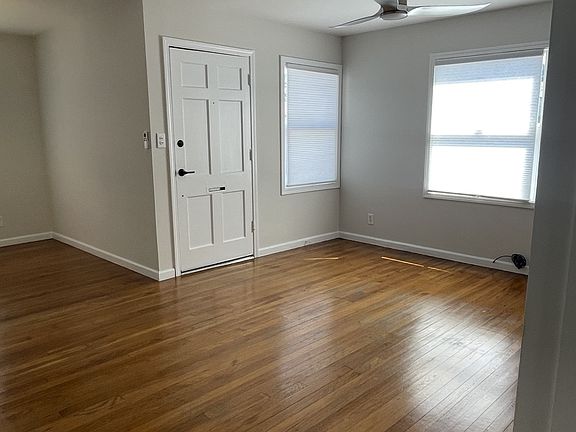LIVING RM --FRONT DOOR