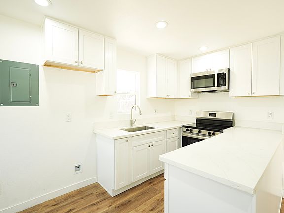 5th image of 604 W 10th St #3