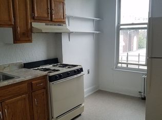 3048 32nd St APT 1R, Astoria, NY 11102