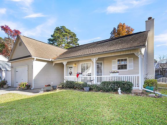3rd image of 318 Parish Parc Dr