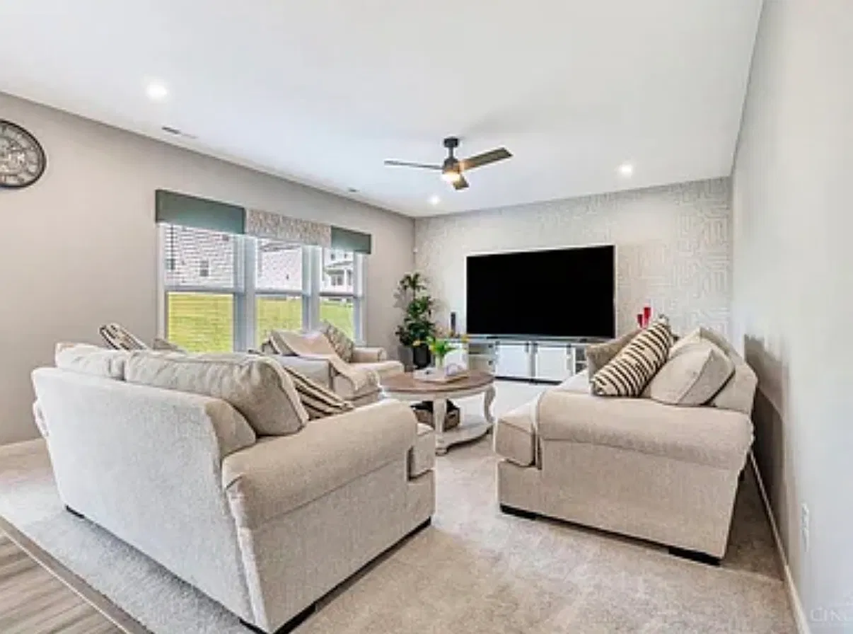 5817 Montrose Ct — Photo 2