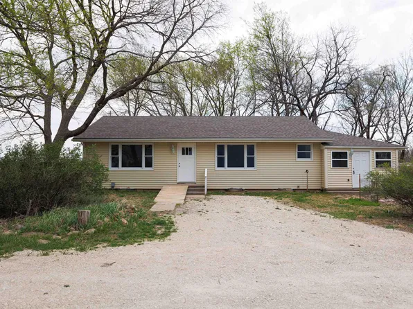 6726 NW Bailey Rd, Rossville, KS 66533