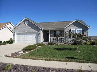824 Moorland Cir, Mascoutah, IL 62258