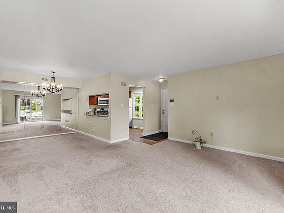 5th image of 2407 Sedgefield Dr