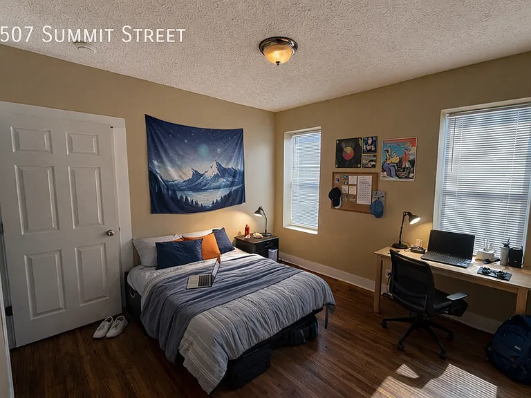 1507 Summit St — Photo 8