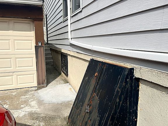 4th image of 74 Honiss St APT 1B