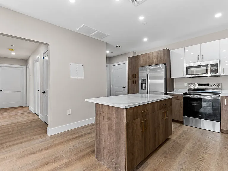 The Block at 22 Everett St — Photo 4