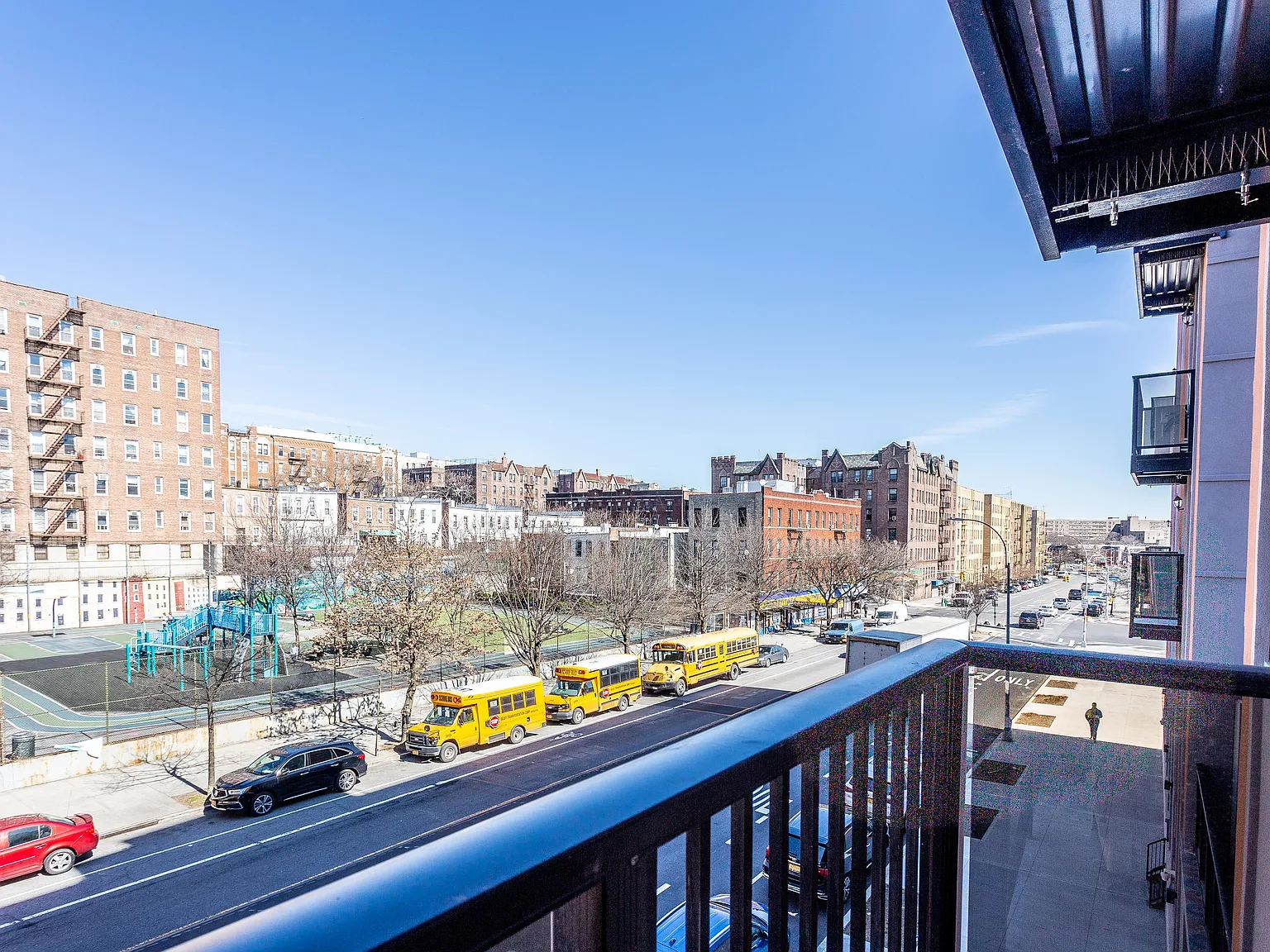 800 Empire Boulevard — Photo 4