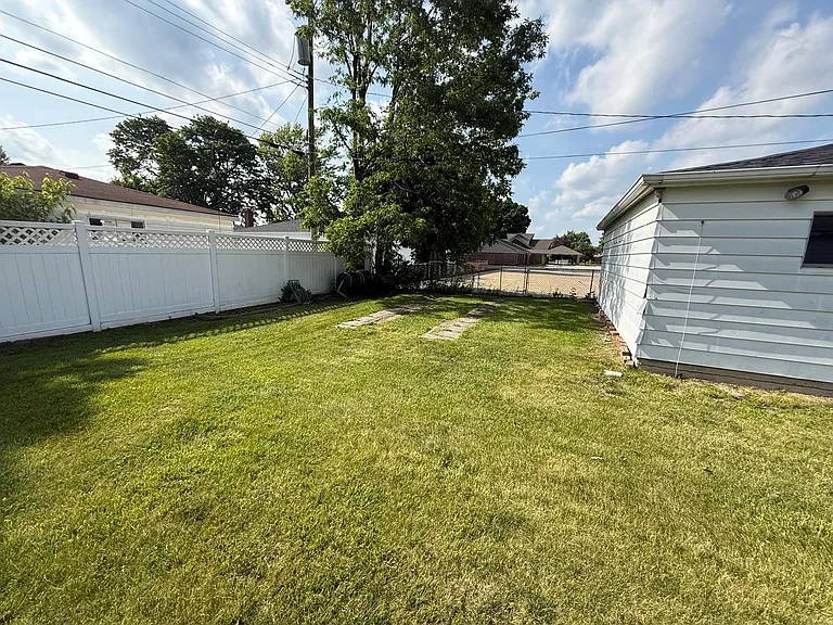 4176 Williams St — Photo 4