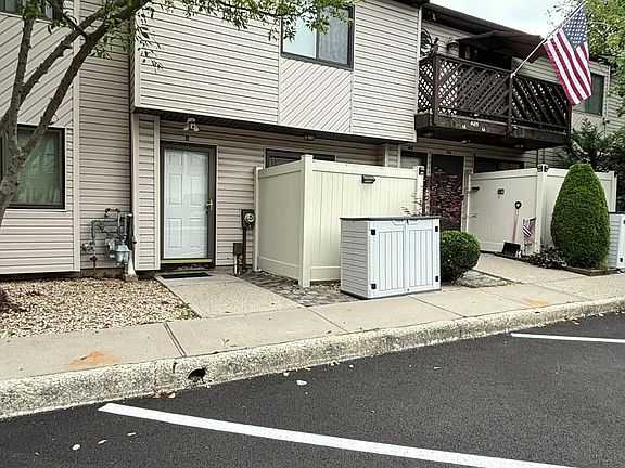 2nd image of 4185-5 Amboy Rd