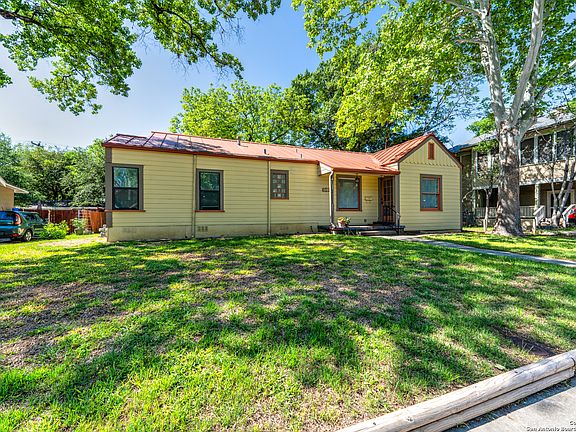 3rd image of 238 E Craig Pl