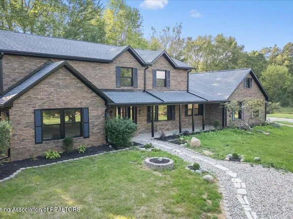 4353 Latourette Ln, Hartland, MI 48353